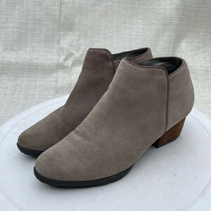 Blondo Women’s Waterproof Villa Booties